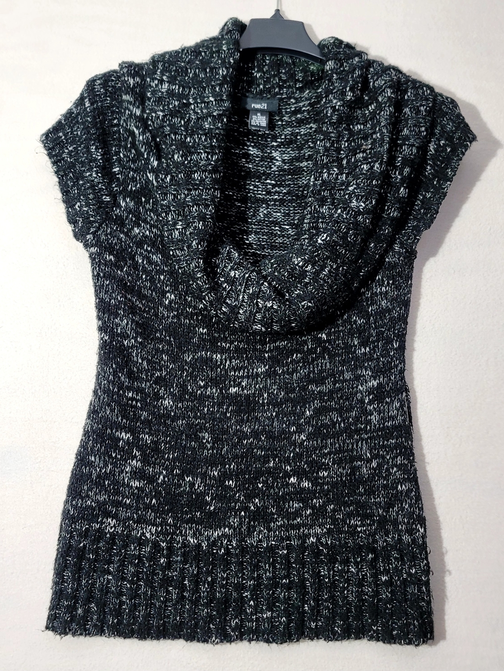 Rue21 Black & White Marled Cowl-Neck Short-Sleeve Sweater